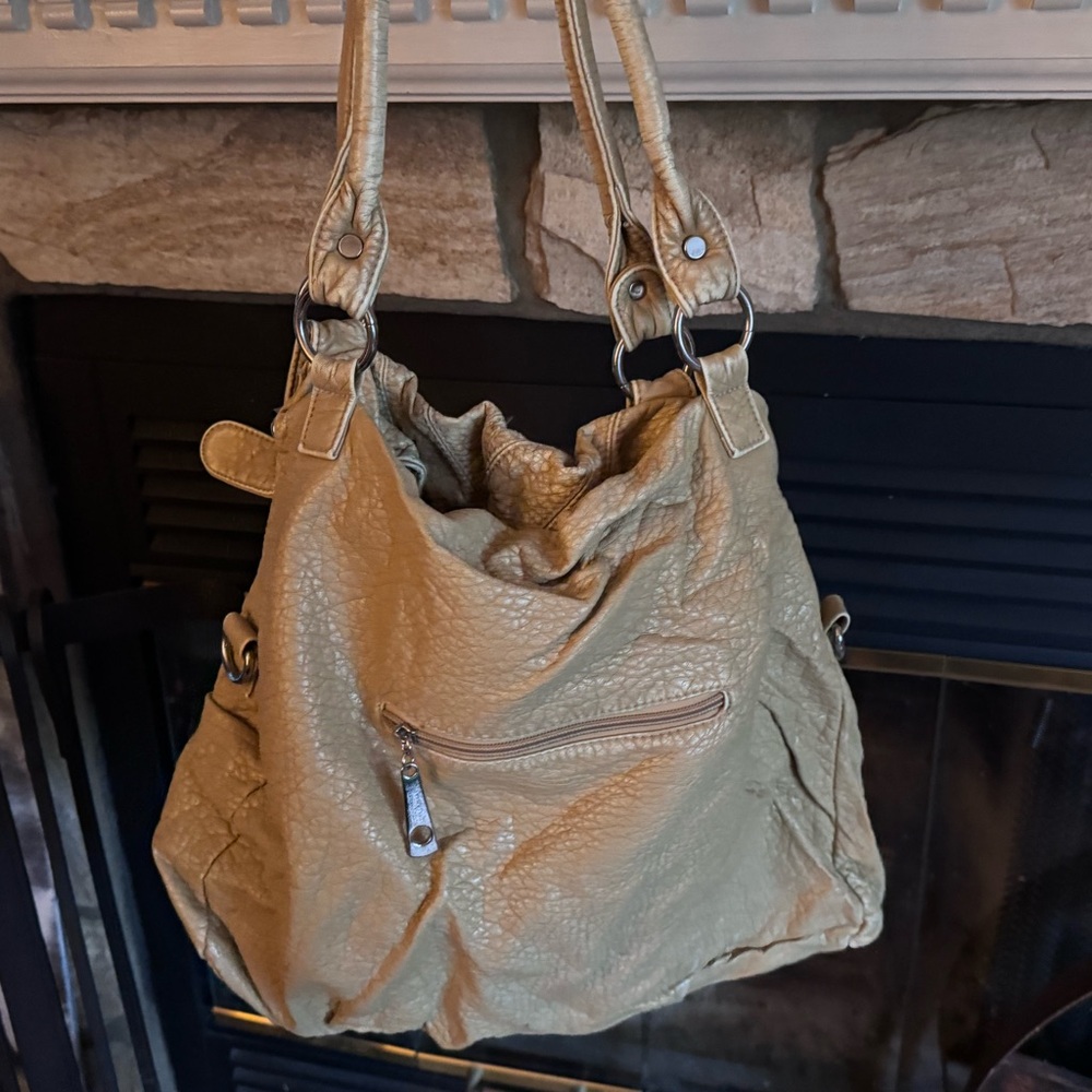 Elegant Tan Leather Tote Bag